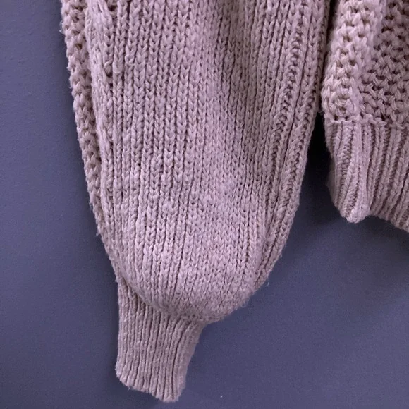 American Eagle Sweater - Picture 6 of 8